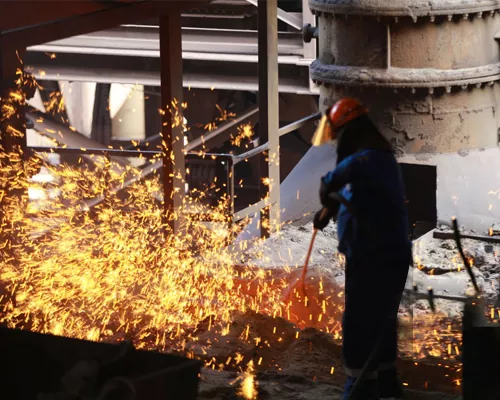 Odzież ochronna do operacji metalurgicznych żelaza i stali